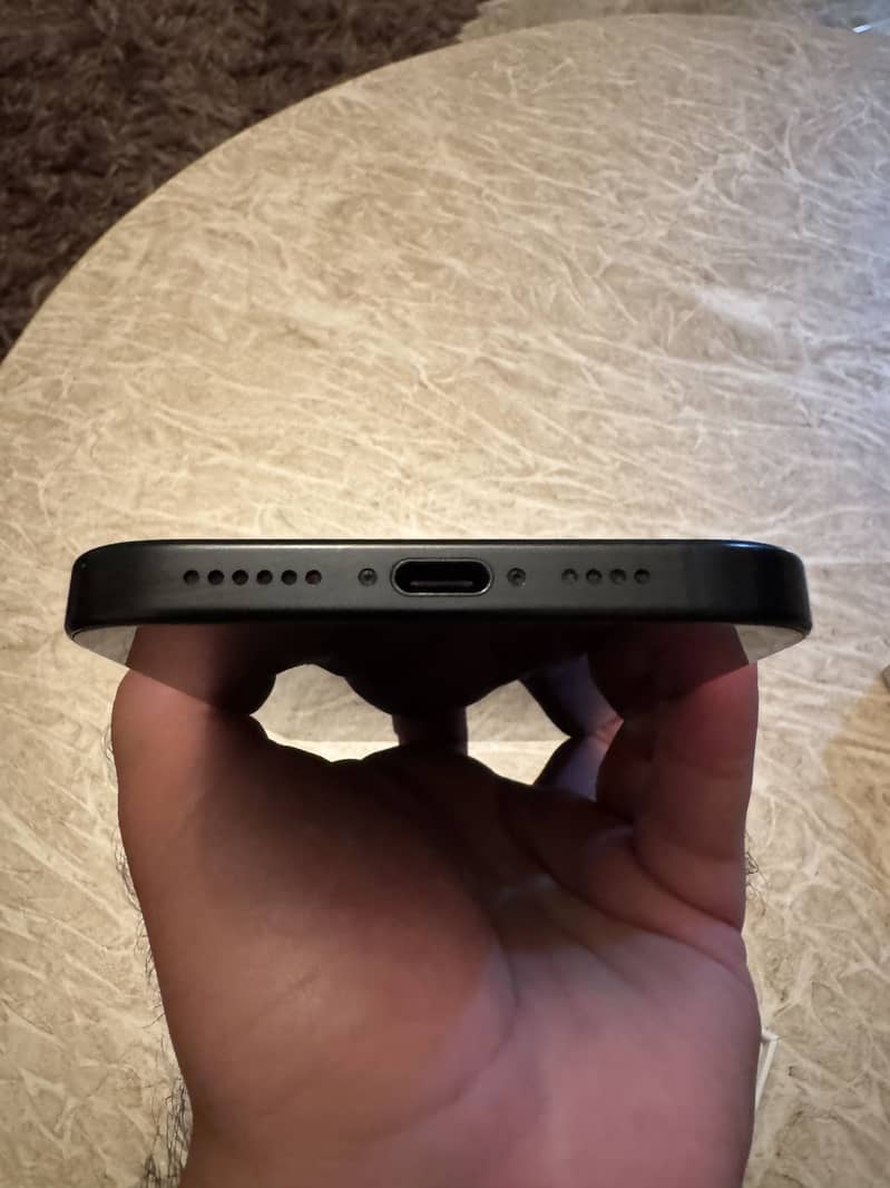 Apple iPhone 16 Pro Max 7