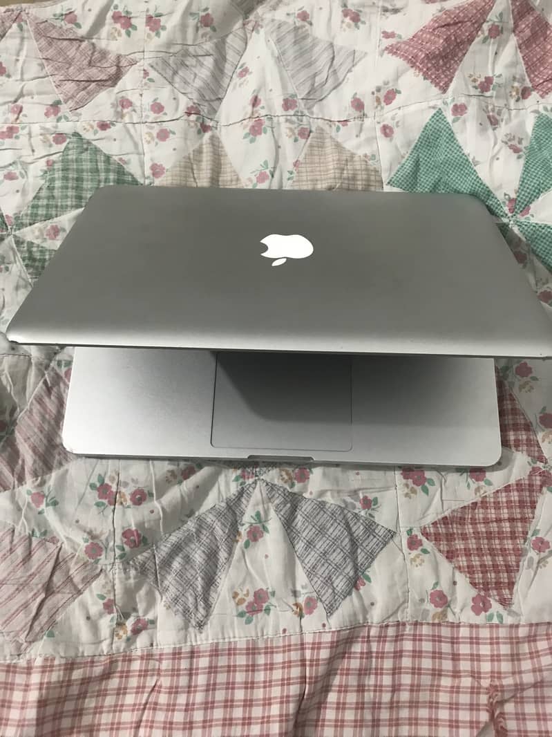 MacBook Pro 2011 0