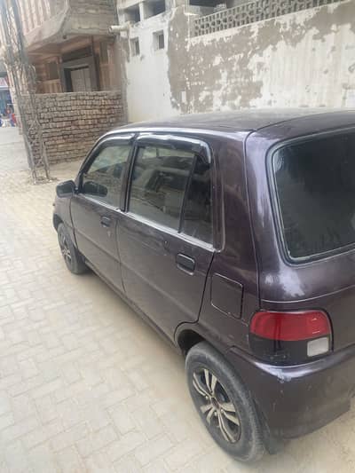 Daihatsu Cuore 2012