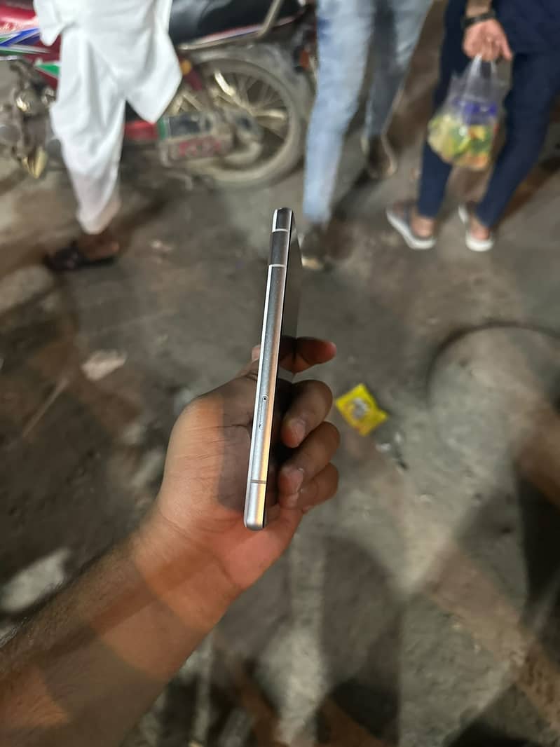 Google Pixel 7a 2