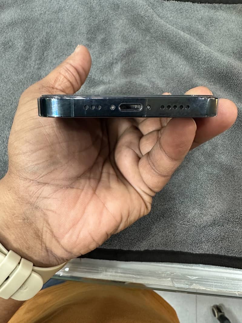 iPhone 12 Pro 1