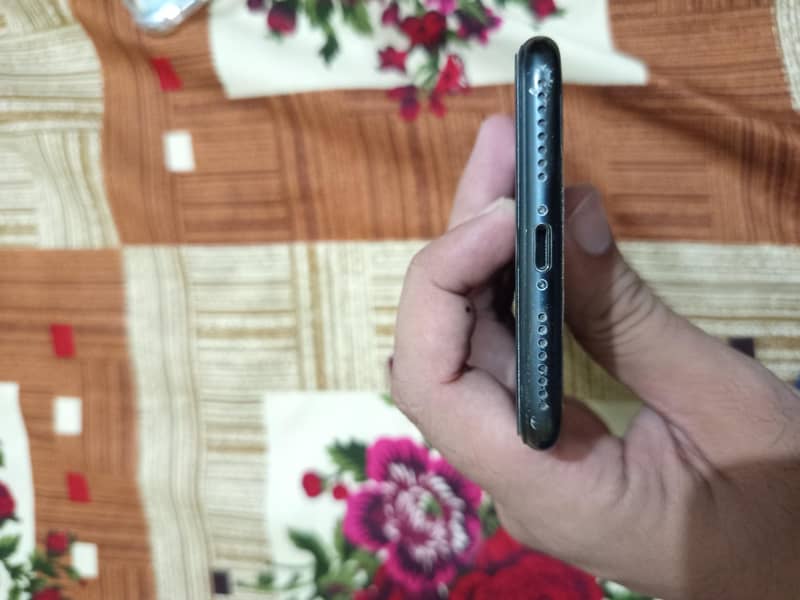 Apple iPhone 7 Plus 9