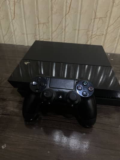 PS 4 , 500 GB , Online Gaming (jail break model)