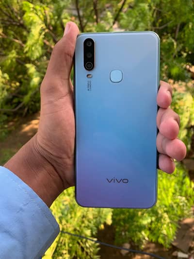 Mobile vivo y17 8gb  256gb Pta proved with charger