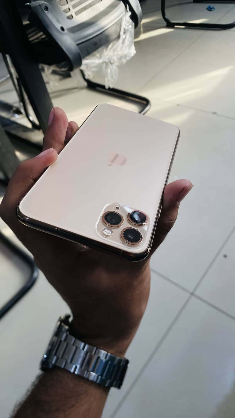 iPhone 11 Pro Max 2