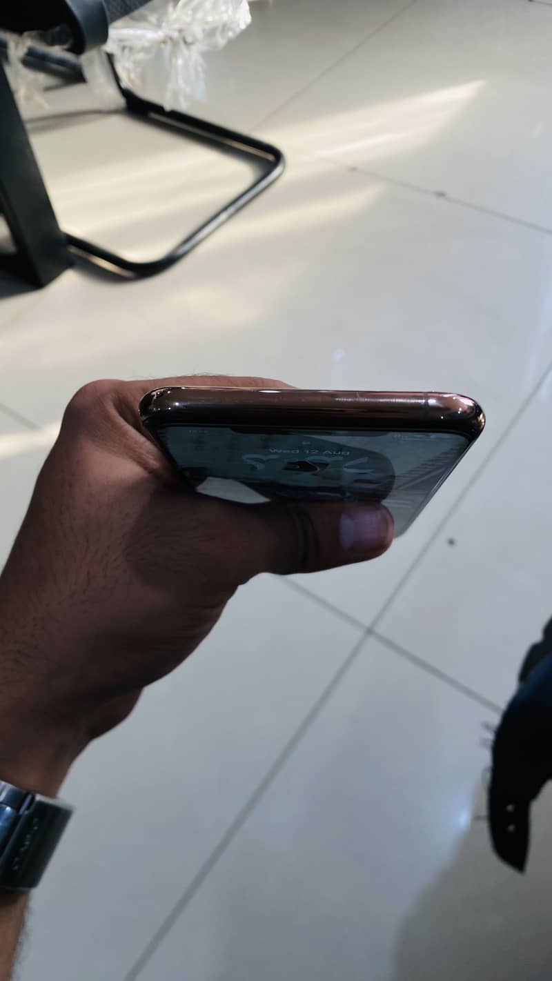 iPhone 11 Pro Max 5