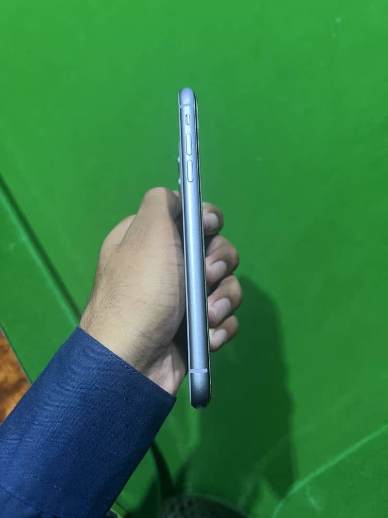 Apple iPhone 11 2