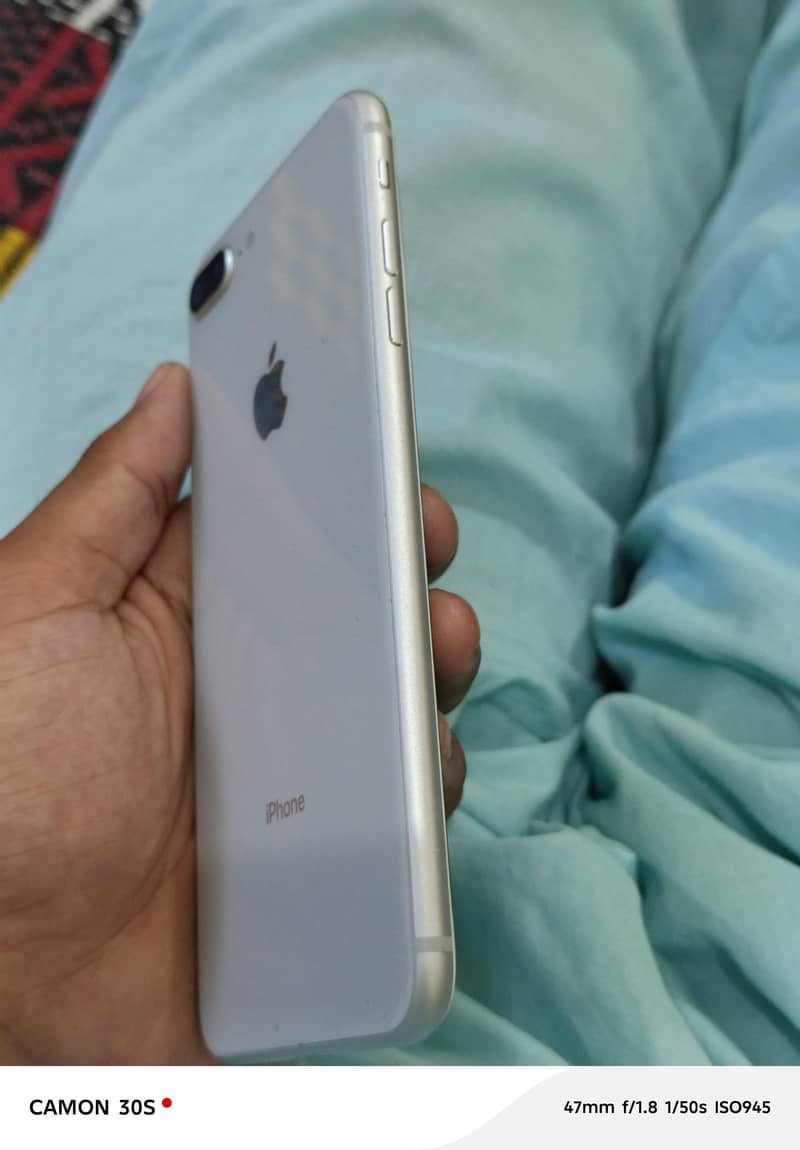 Apple iPhone 8 Plus 1