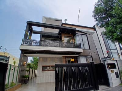10 Marla Brand New House For Rant Sector C Jasmine Block Bahria Town Lahore