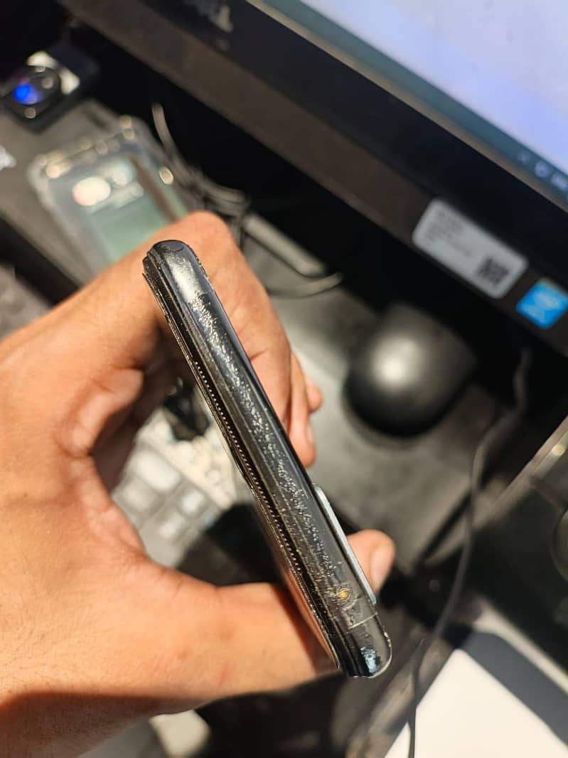 Vivo V21 4
