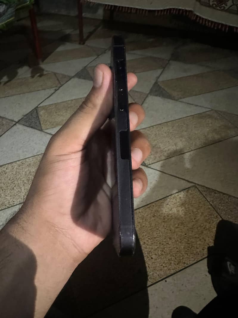 Apple iPhone 14 Pro 2