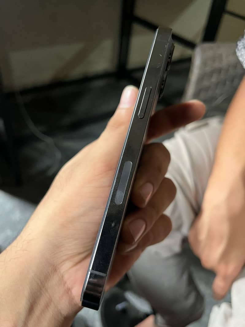 Apple iPhone 13 Pro 2