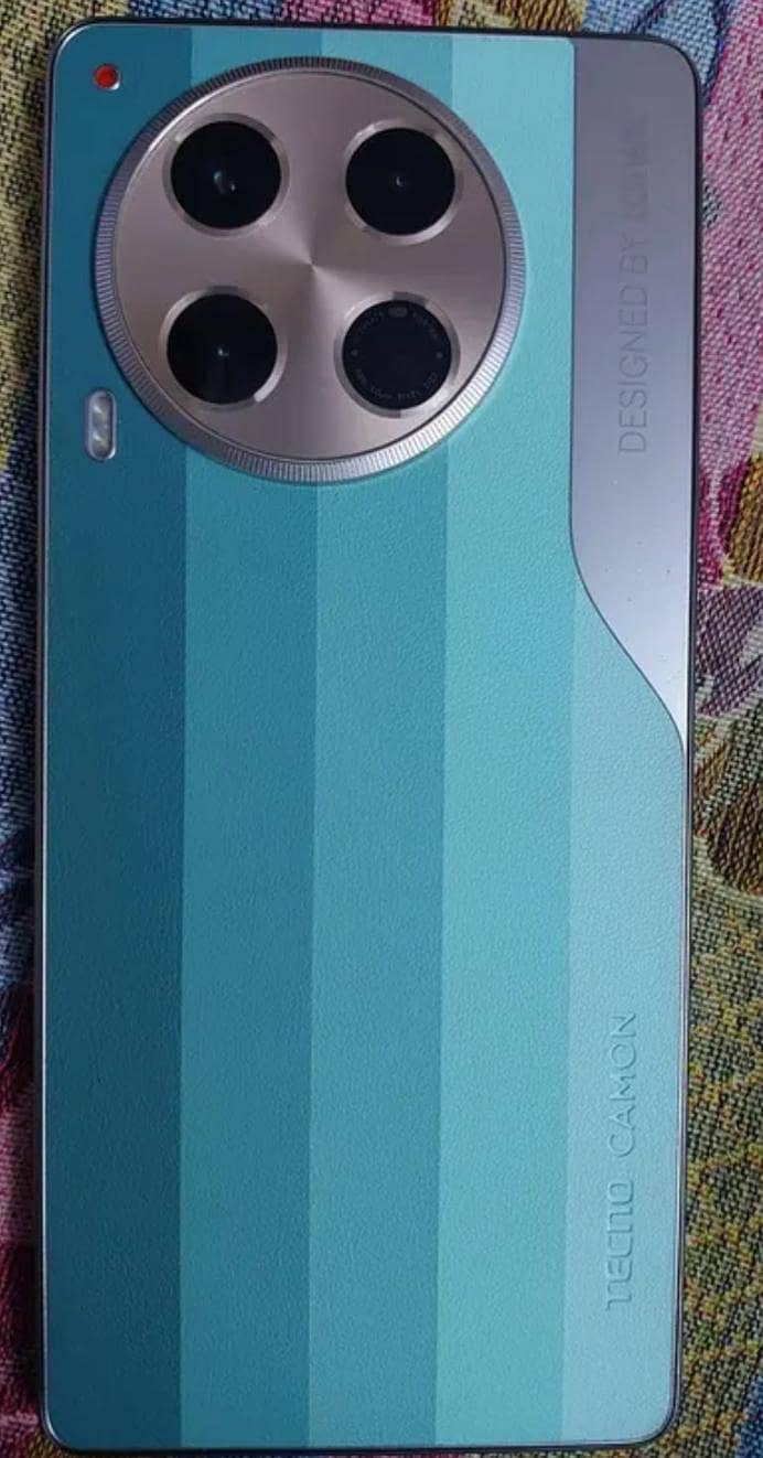 Tecno CAMON 30 0