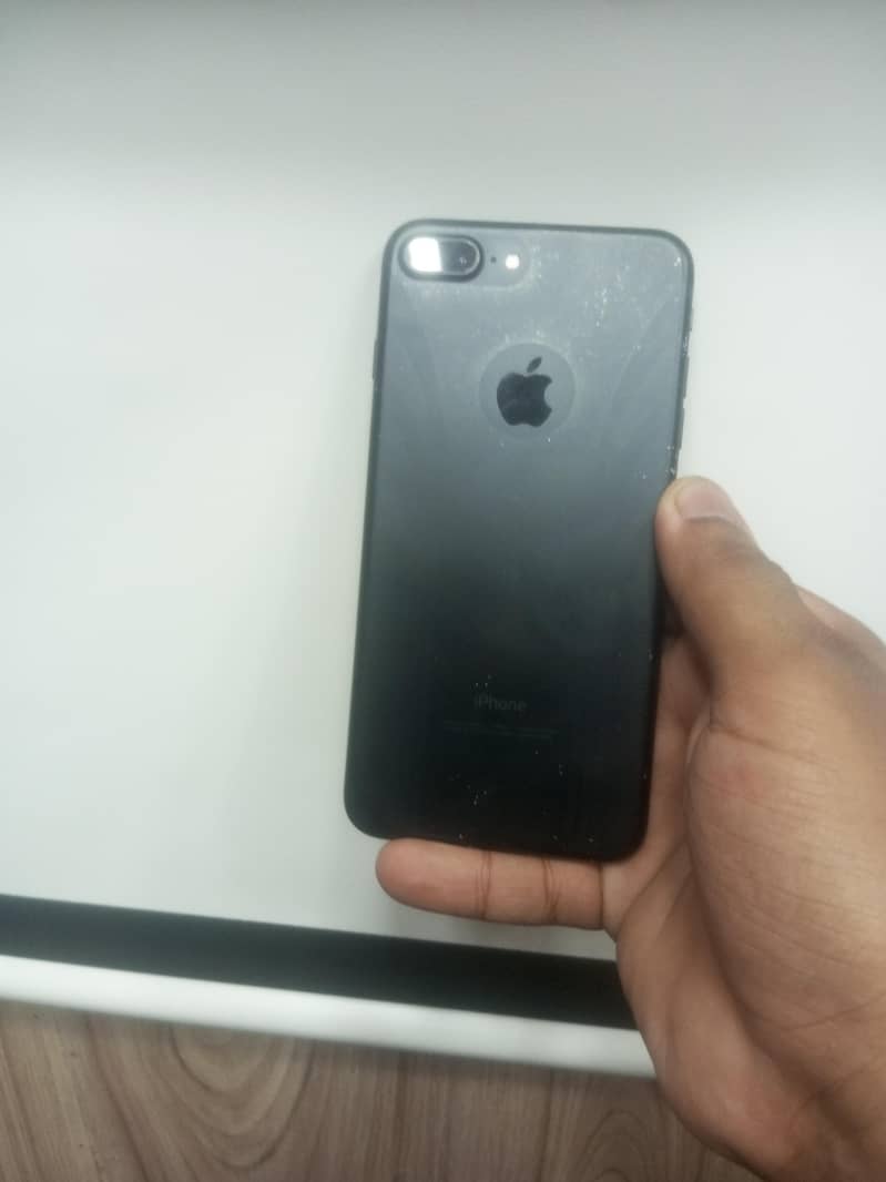 Apple iPhone 7 Plus 0
