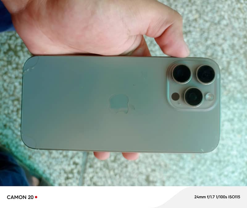 Apple iPhone 16 Pro Max 3