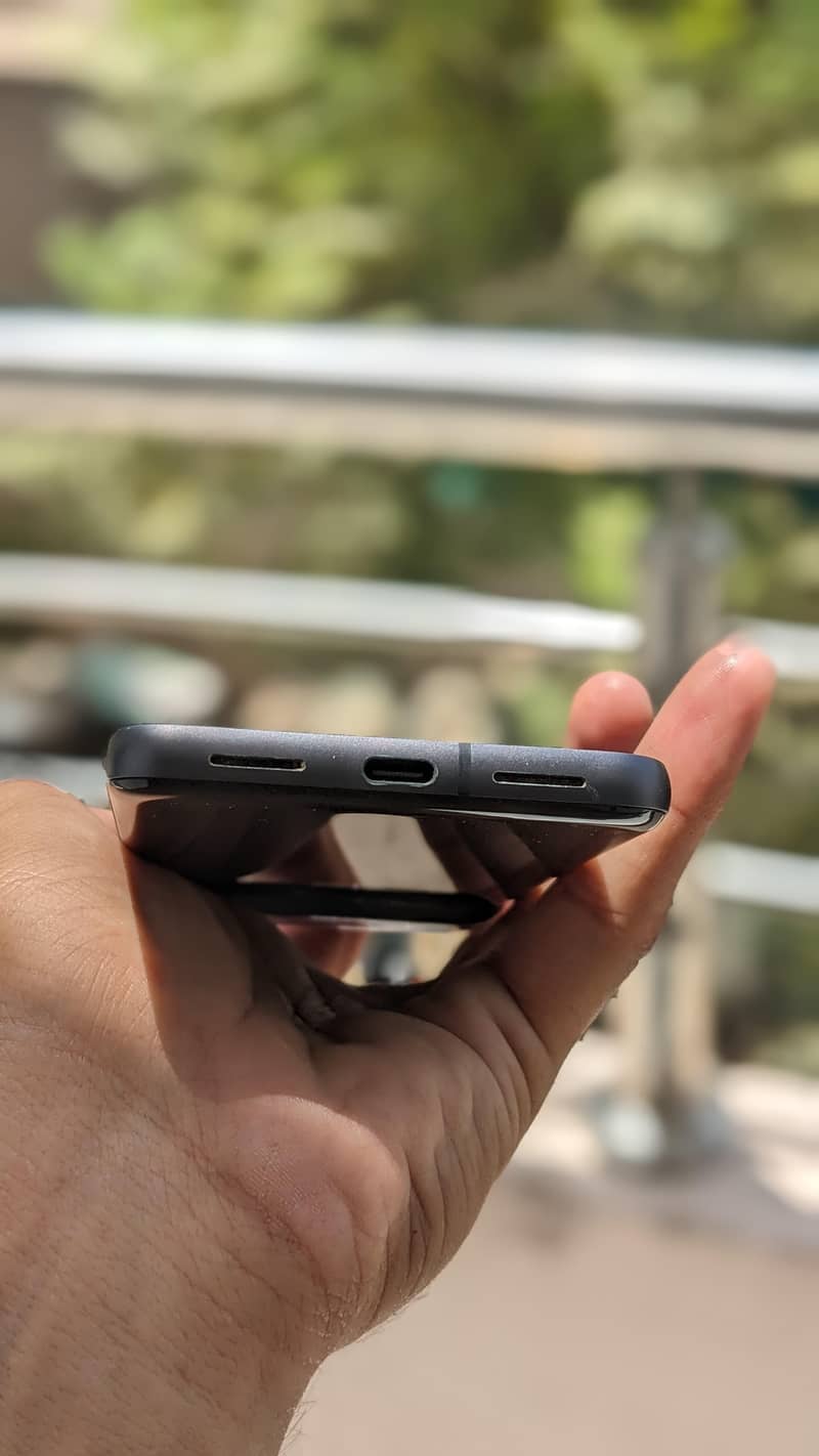 Google Pixel 8 4