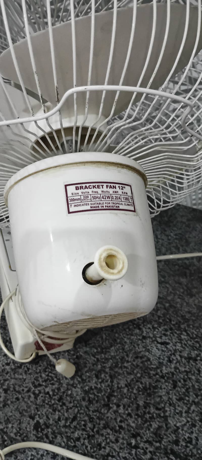 bracket fan 2