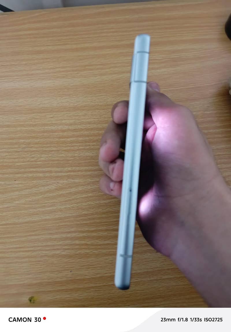 Google Pixel 7a 5