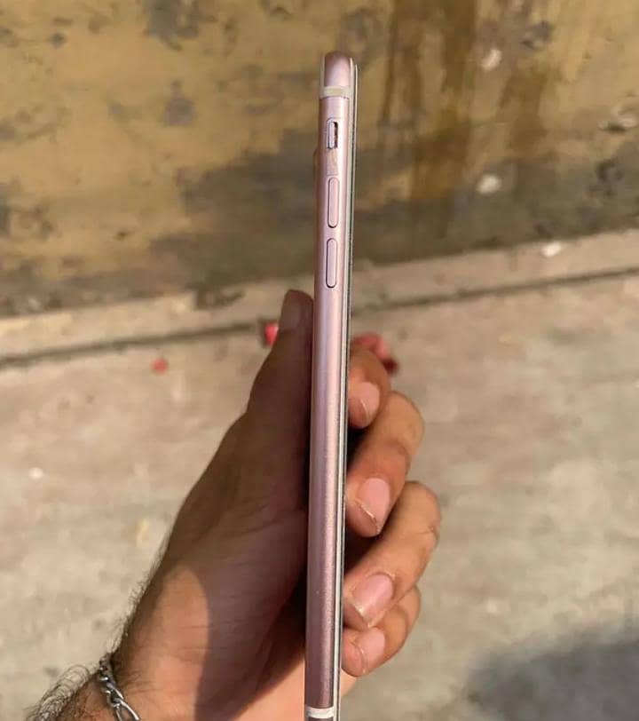 Apple iPhone 7 Plus 3