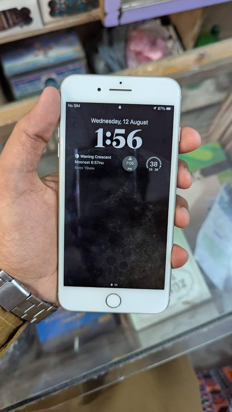 Apple iPhone 8 Plus 0