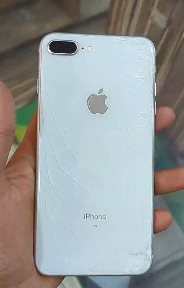Apple iPhone 8 Plus 5