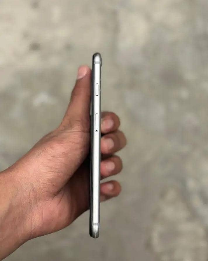 Apple iPhone 6S Plus 2
