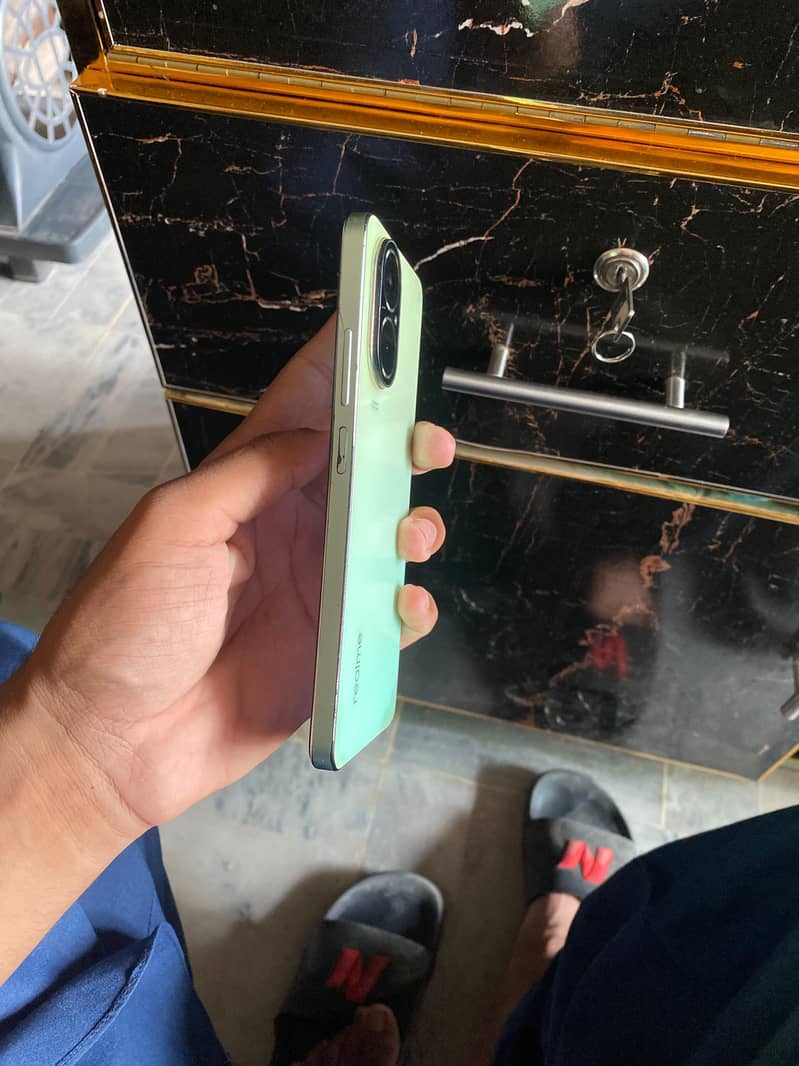 Realme C67 2