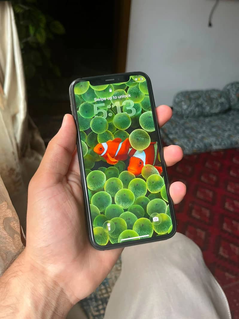 Apple iPhone 11 pro 4