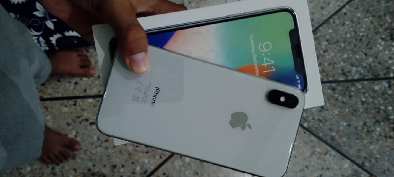 Apple iPhone X 4
