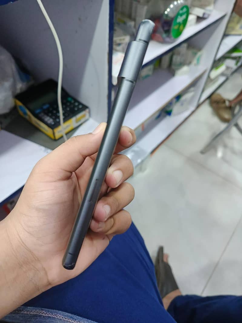 Google Pixel 7 4