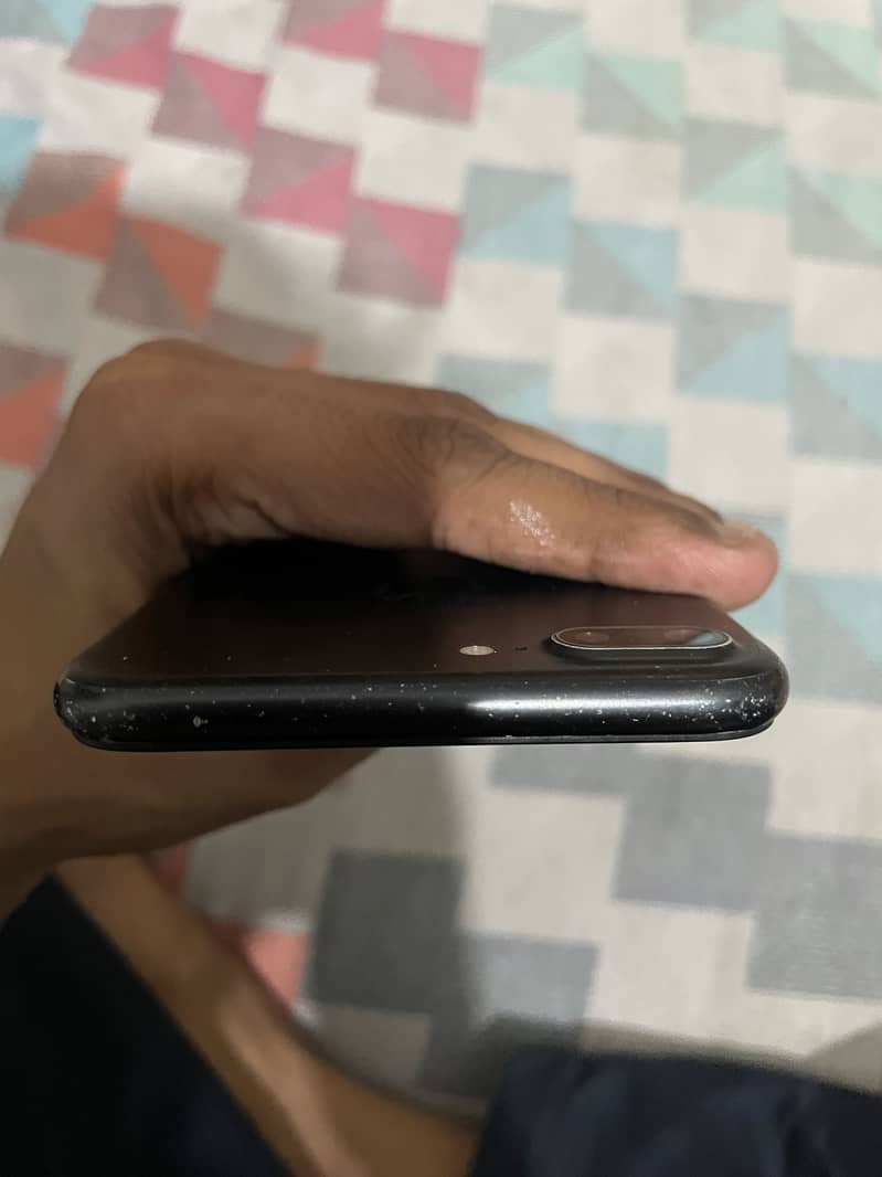 Apple iPhone 7 Plus 6