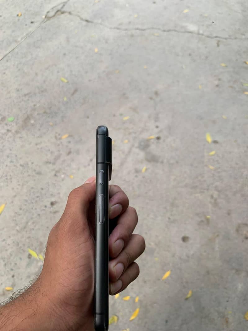 Google Pixel 8 4