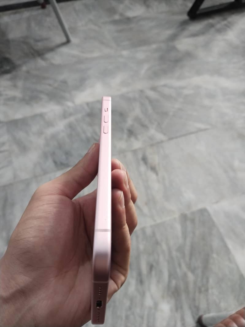Apple iPhone 15 plus 3