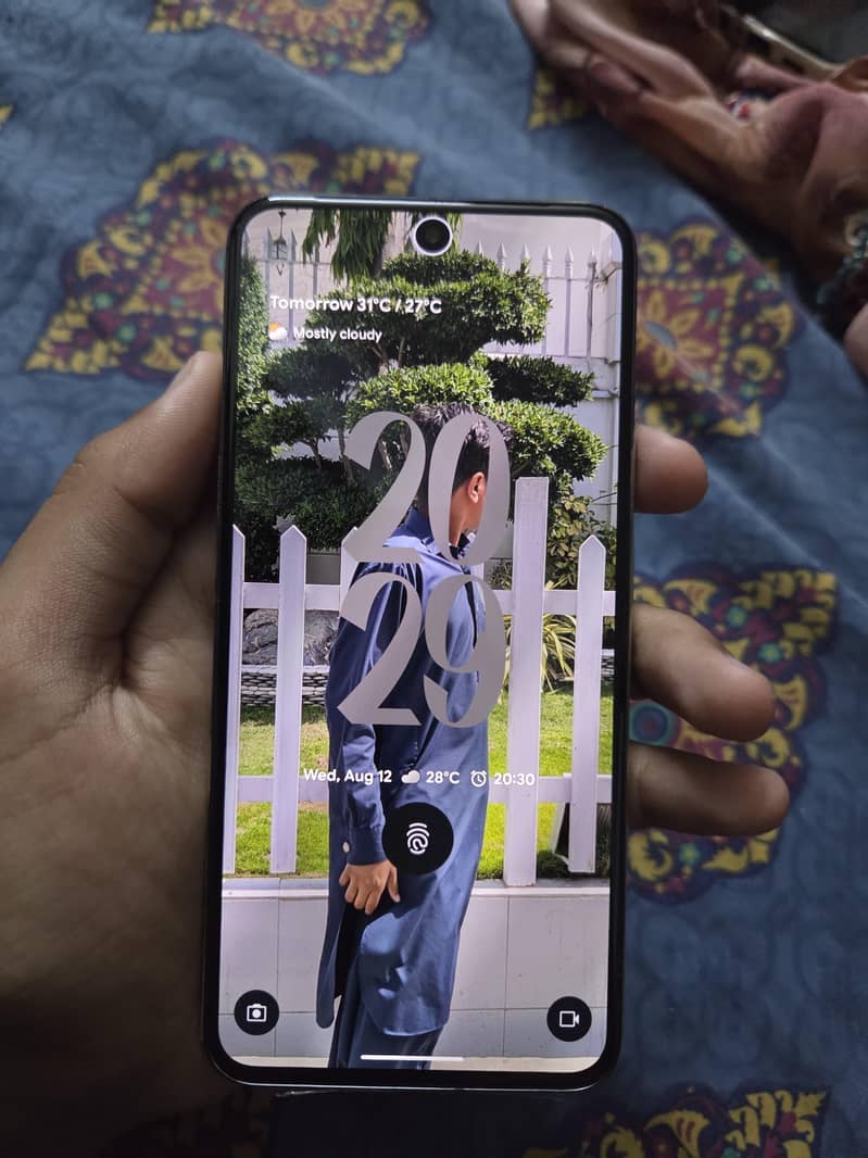 Google Pixel 8 6