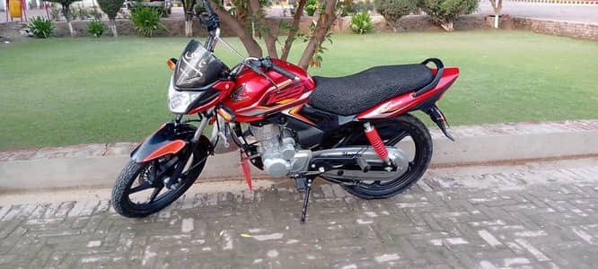 HONDA CB 125F
