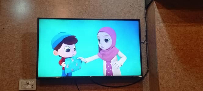 LG 45" wall mounted LED