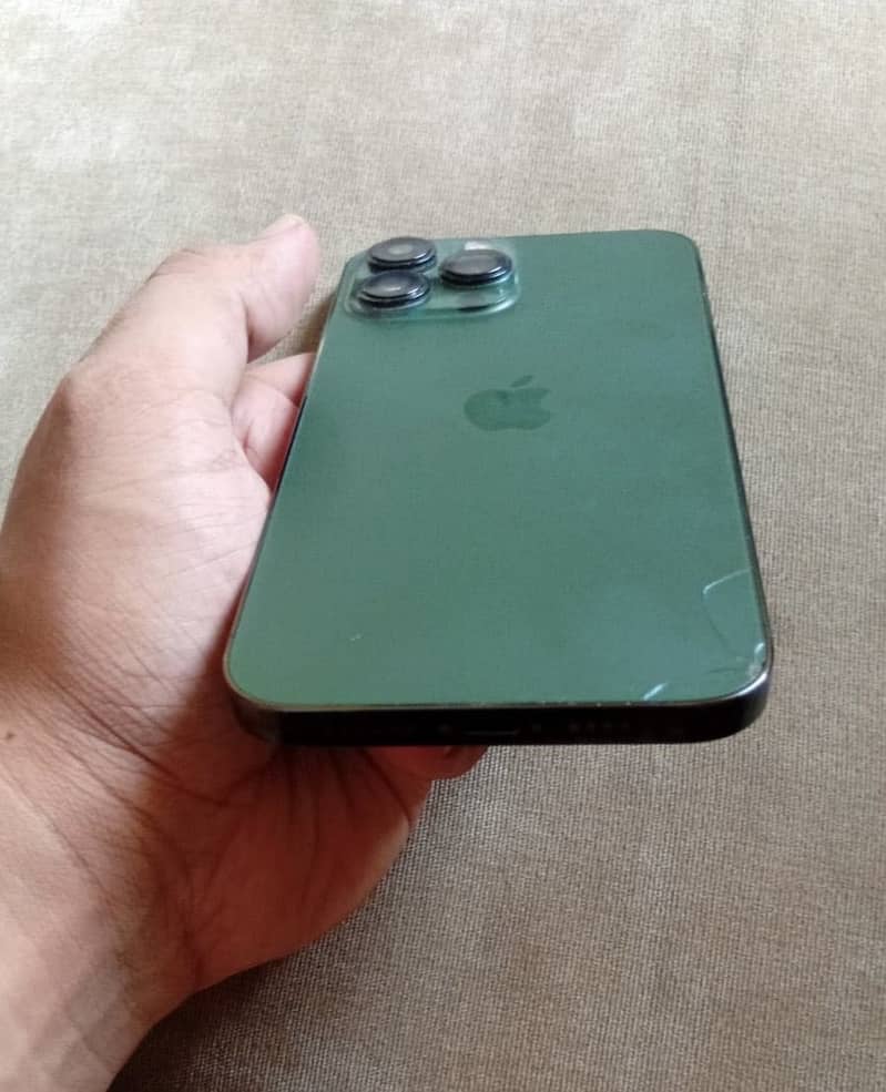 Apple iPhone 13 Pro Max 3