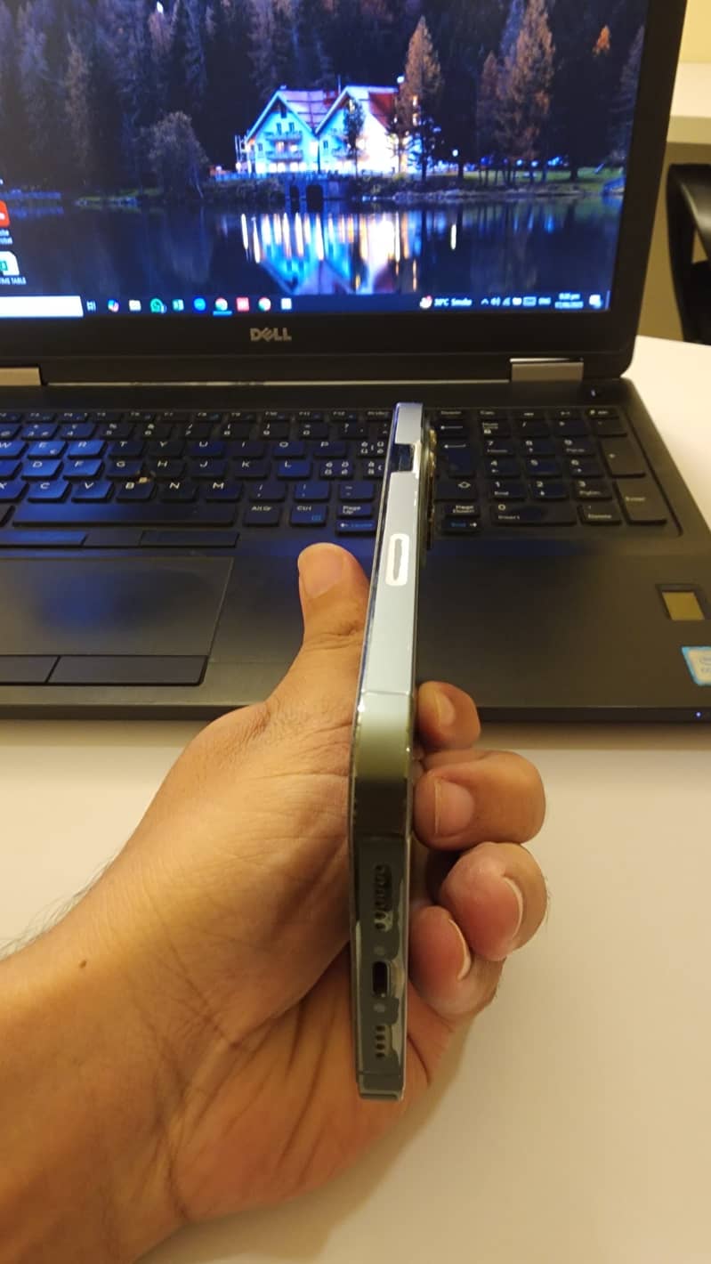 Apple iPhone 13 Pro Max 4