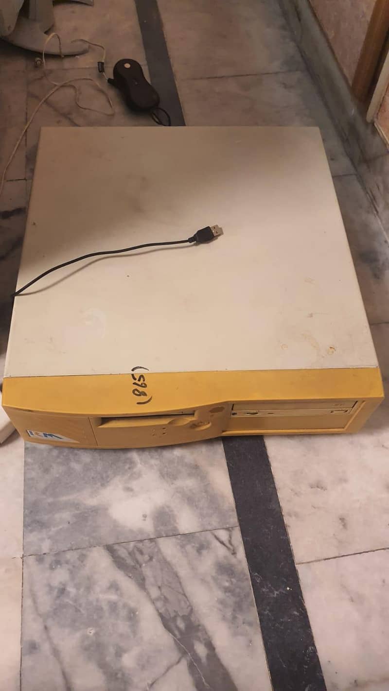 an old computer 0