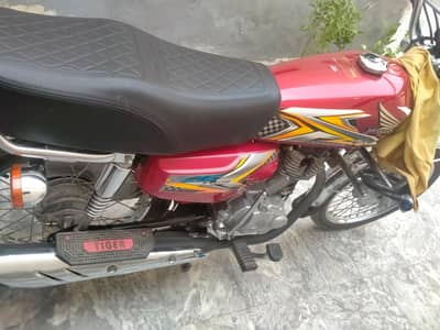Honda 125 new condition urgent sale 03457566403