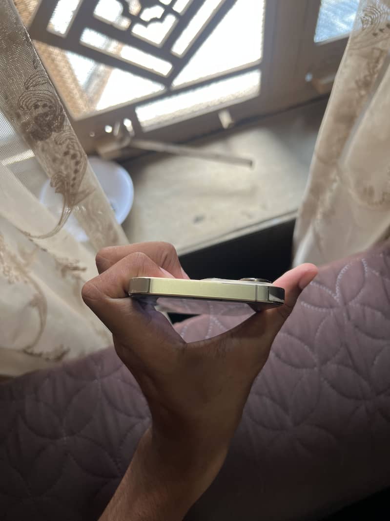 Apple iPhone 13 Pro 4