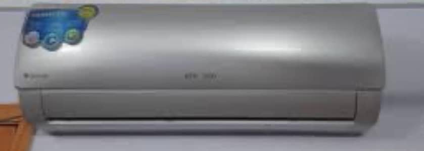 Kenwood 1ton working AC having Gas also