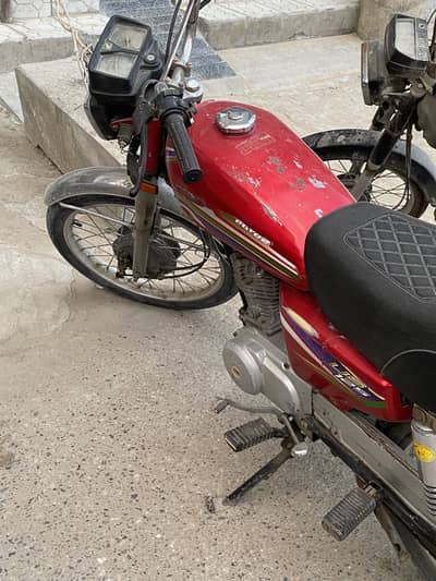 United 125