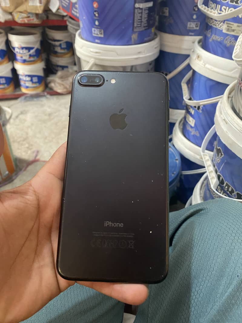 Apple iPhone 7 Plus 3