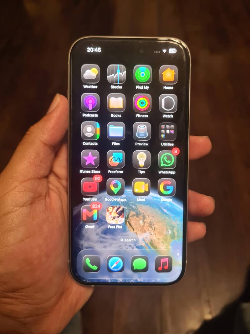 Apple iPhone 15 4
