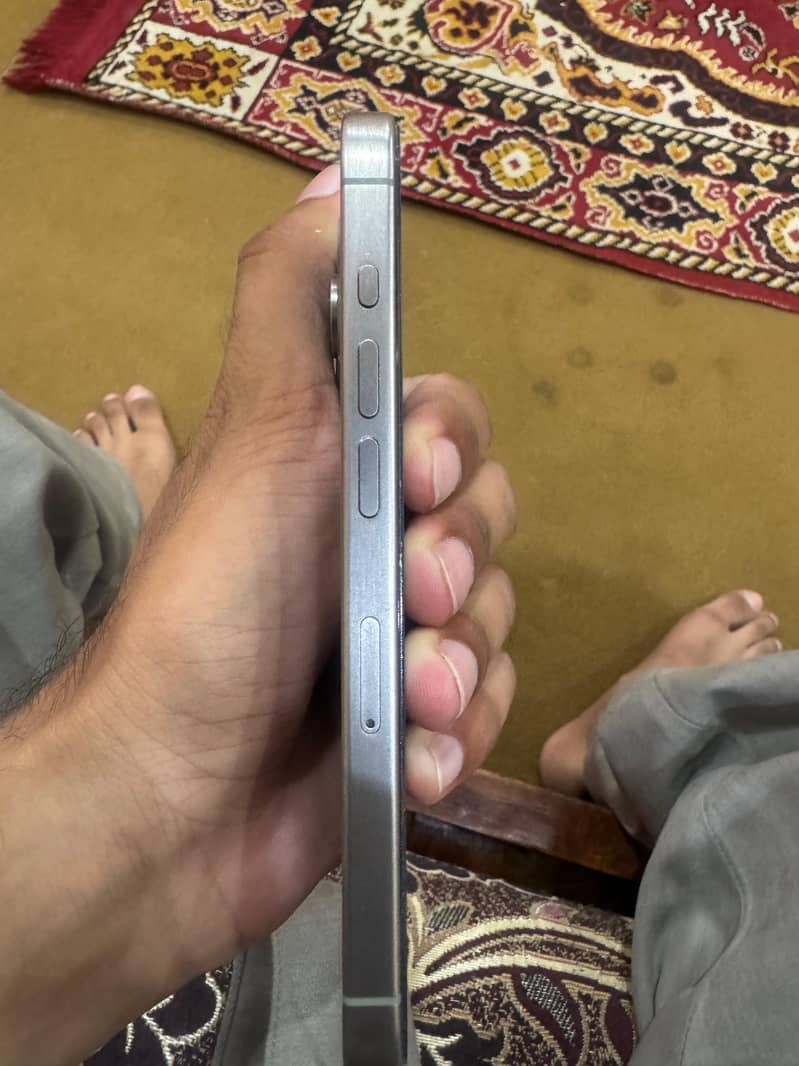Apple iPhone 15 Pro 1