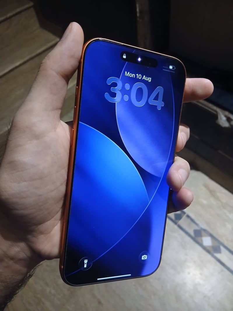 Apple iPhone 17 Pro Max 4