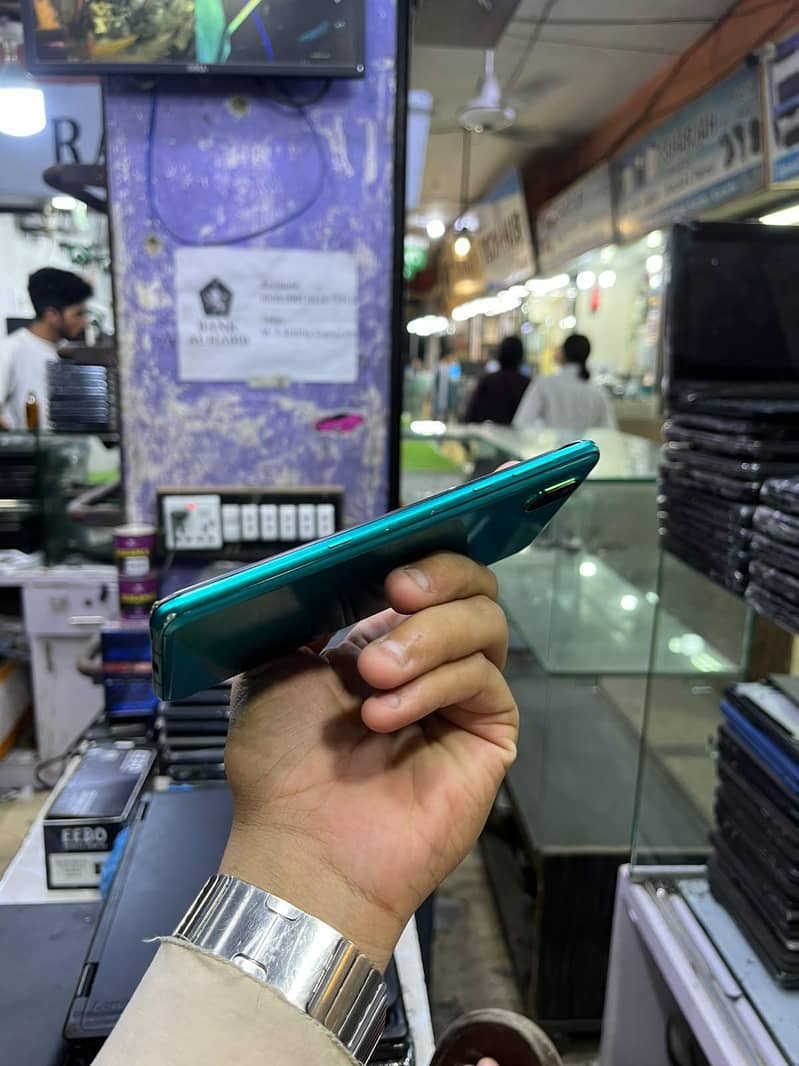 Sharp Aquos R3 2