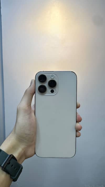 Apple iPhone 16 Pro Max