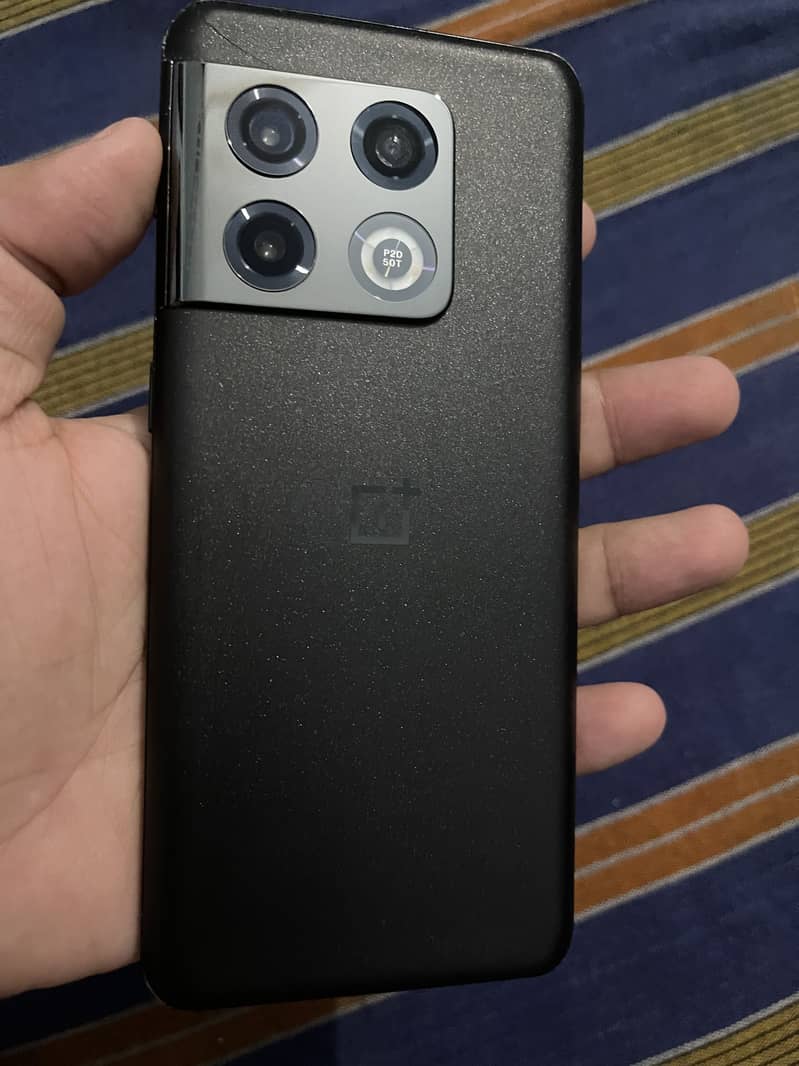 One Plus 10 Pro 1